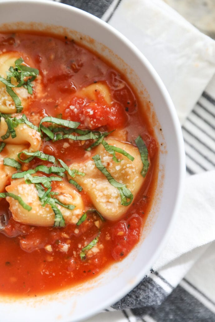 Amazing Tomato Basil Tortellini Soup Lauren S Latest