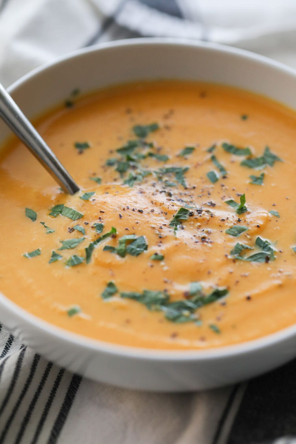 Easiest Creamy Carrot Soup - Lauren's Latest
