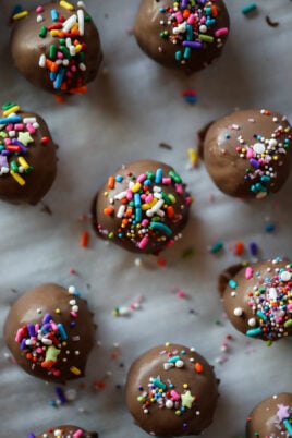 No Bake Oreo Cheesecake Balls - Lauren's Latest