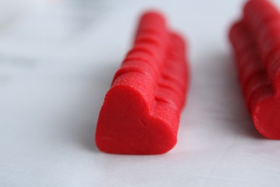lined up red hearts