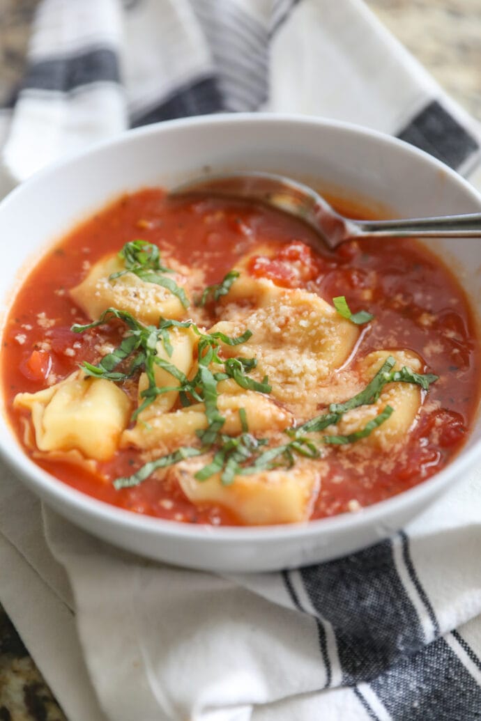 AMAZING Tomato Basil Tortellini Soup - Lauren's Latest