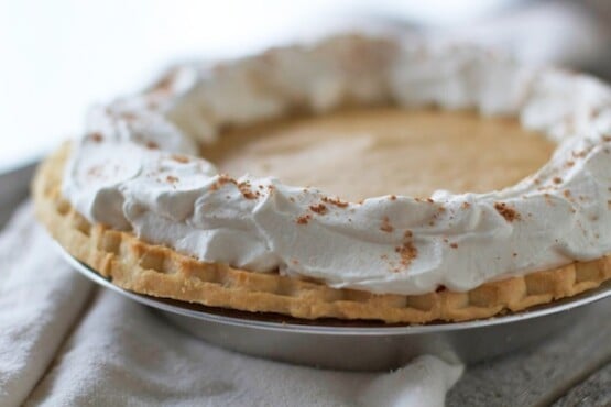 Gingerbread Cream Pie - Lauren's Latest