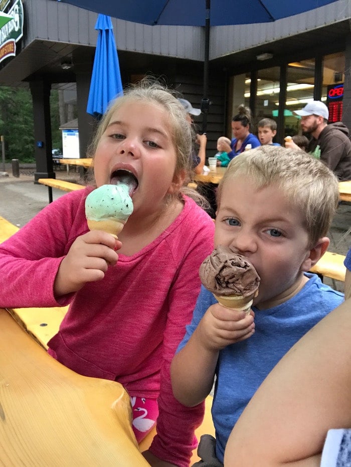 Brooke and Blake licking ice cream cones