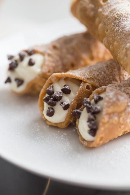 Easy Cannoli Recipe - Lauren's Latest