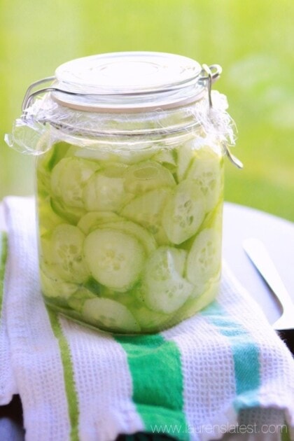 Grandmas-Cucumber-Salad in jar