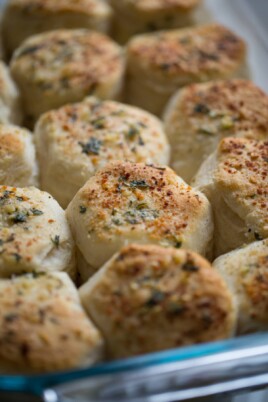 Garlic and Herb Pull Apart Biscuits - Lauren's Latest
