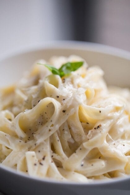 3 Ingredient Alfredo Sauce - Lauren's Latest