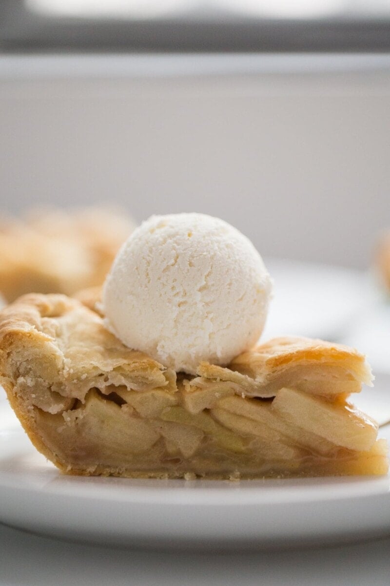 Buttery Apple Pie Recipe - Lauren's Latest