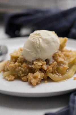 cropped Apple Crisp Recipe 7.jpg