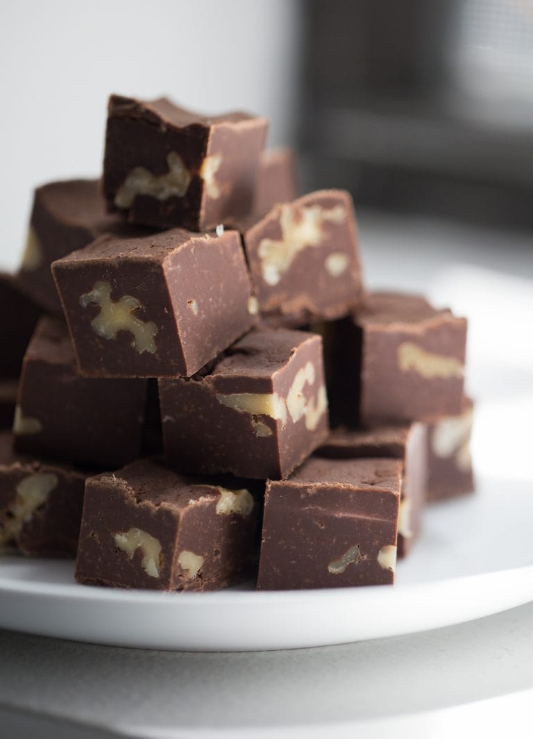 3-Ingredient Microwave Fudge Recipe - Lauren's Latest