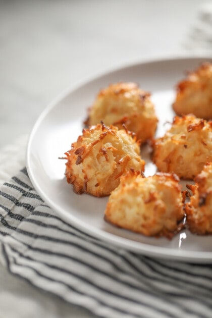 Easy Coconut Macaroons Recipe - Lauren's Latest