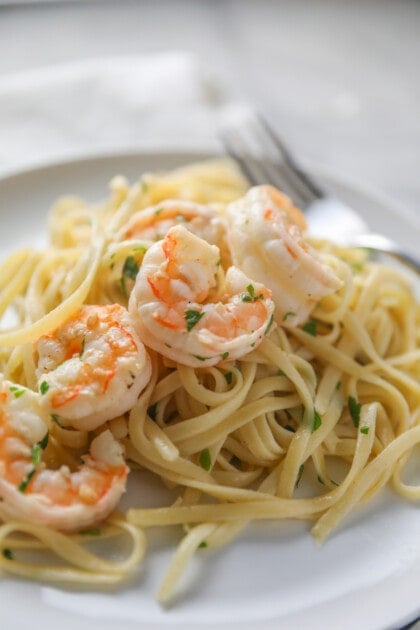 Classic Shrimp Scampi {20 Minute Recipe) - Lauren's Latest