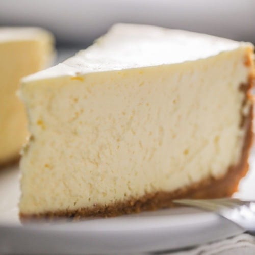 https://laurenslatest.com/wp-content/uploads/2020/02/cheesecake-recipe-5-500x500.jpg