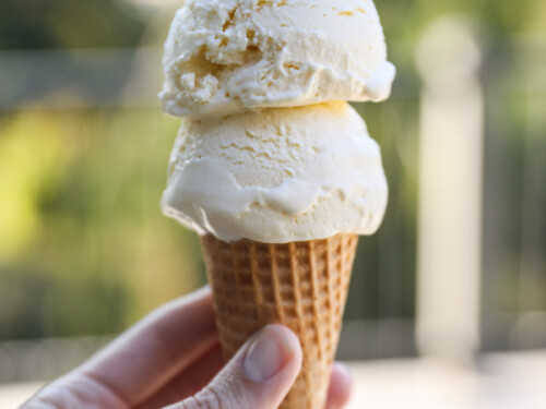 Safe T Cup 26” Vanilla Ice Cream Cone Blow Mold White Swirl No Light