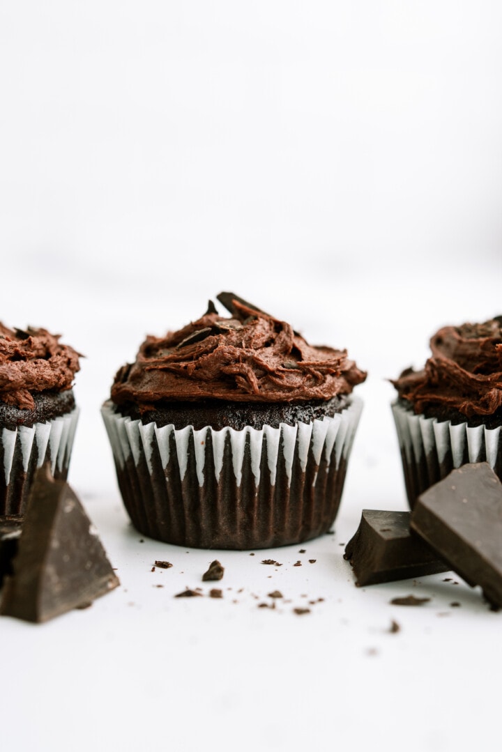 Chocolate Cupcakes With Buttercream Frosting Recipe Laurens Latest 