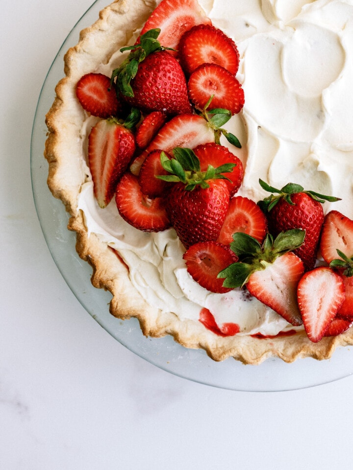 Strawberry Jello Pie Recipe - Lauren's Latest