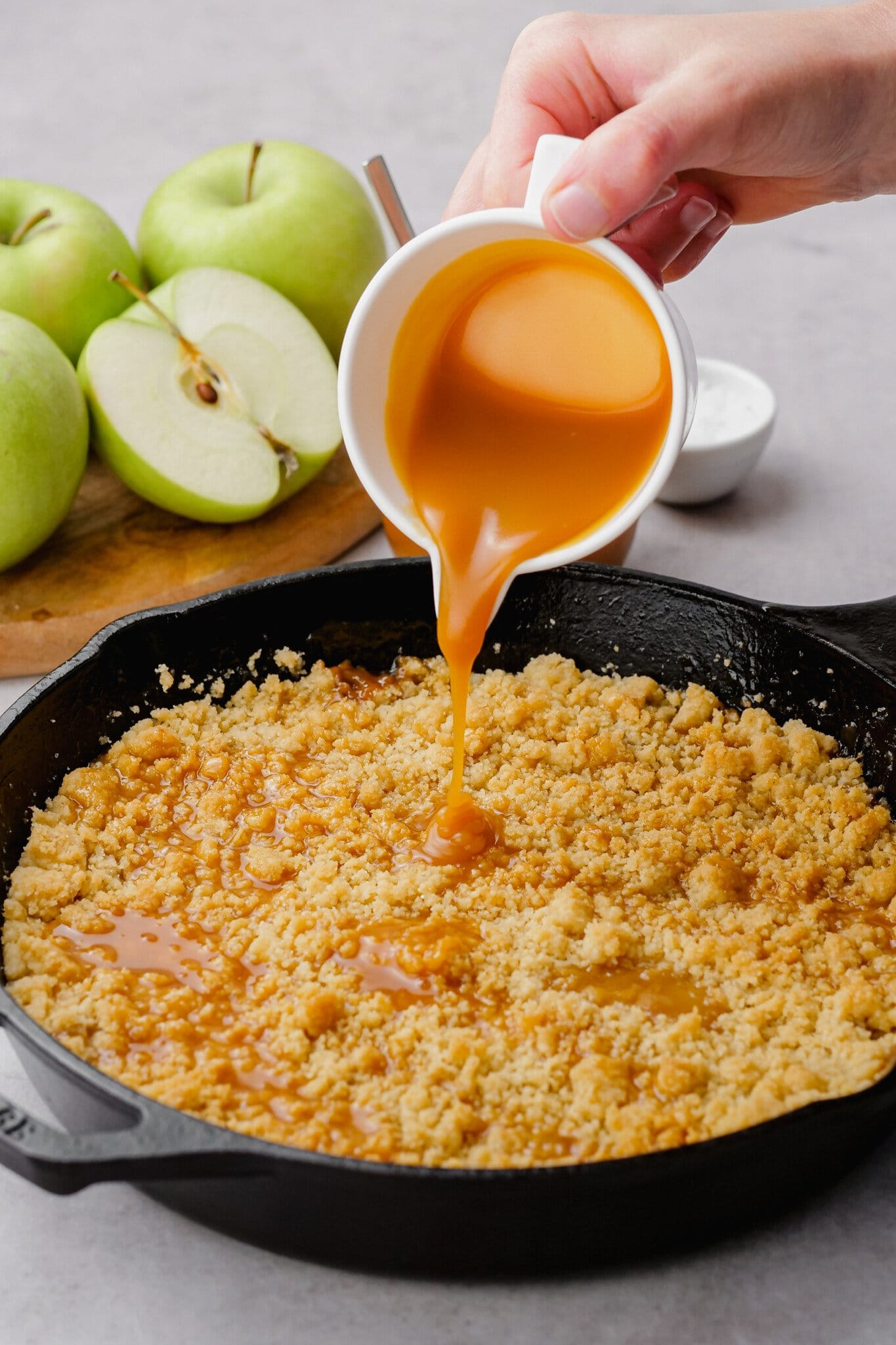 *AMAZING* Salted Caramel Apple Crumble - Lauren's Latest