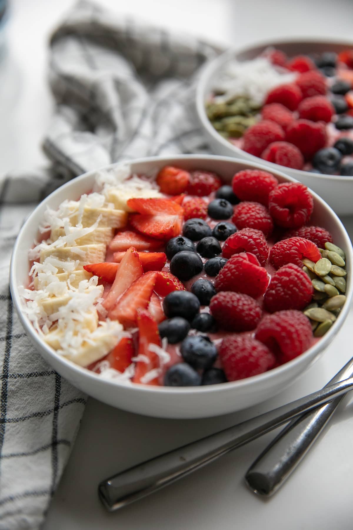 smoothie bowl with toppings