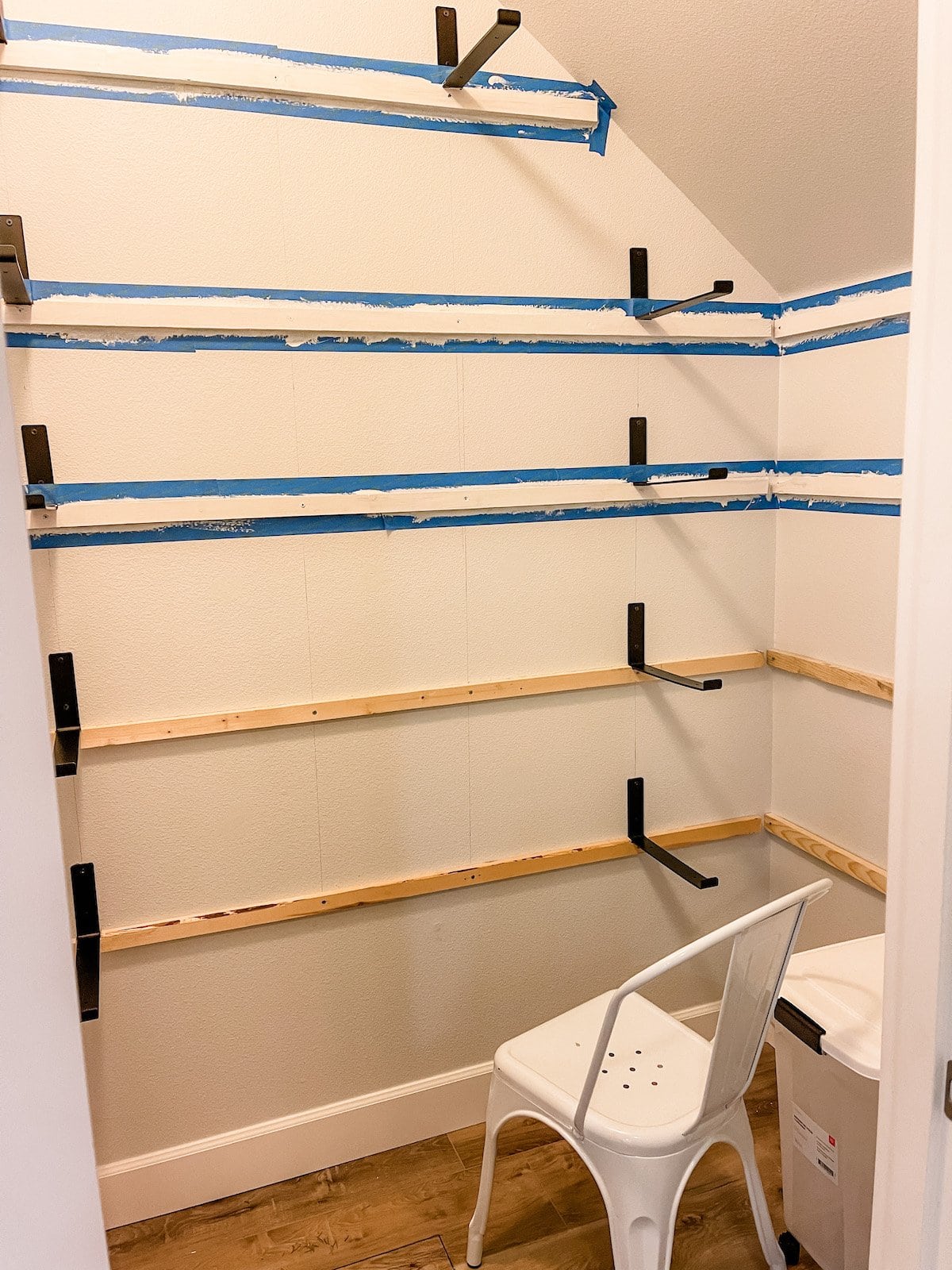 painting pantry supports 
