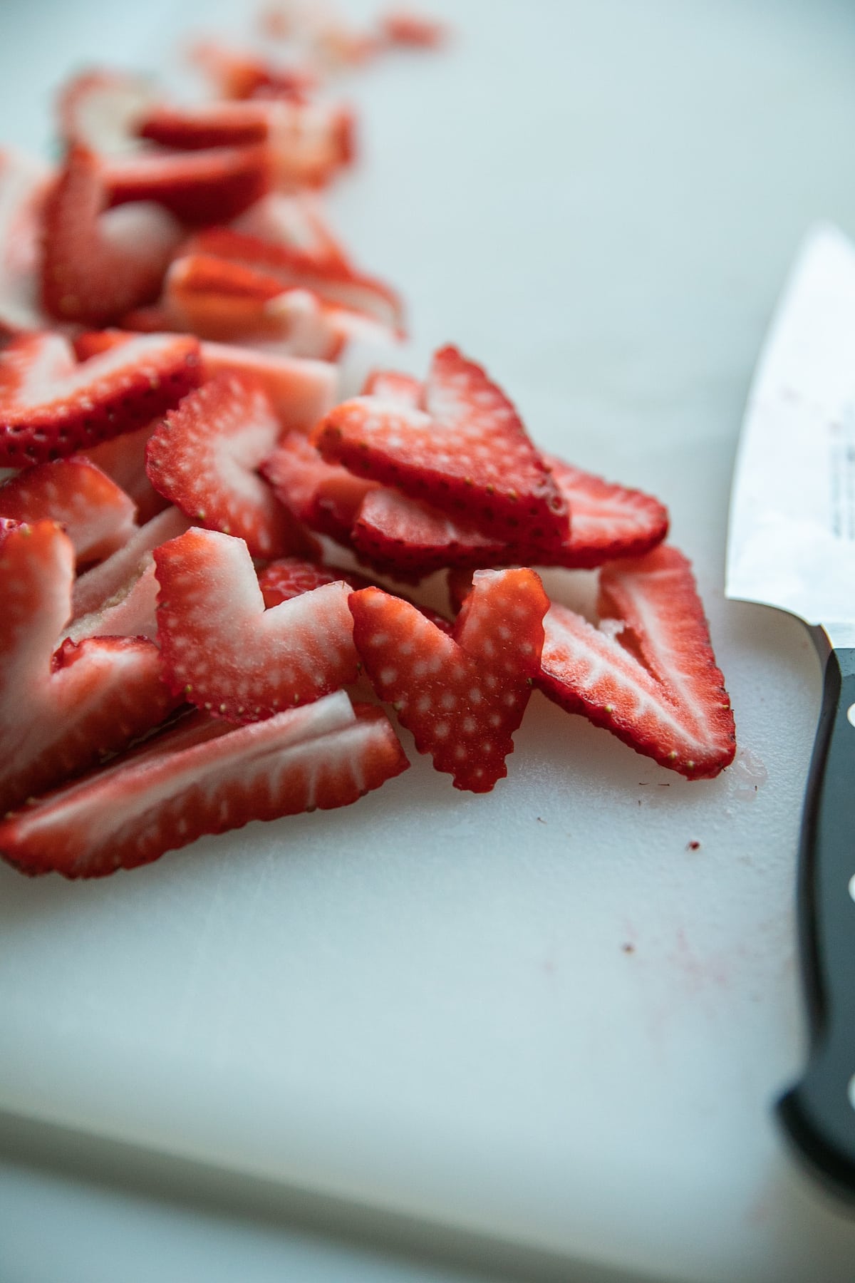 sliced fresh strawberries