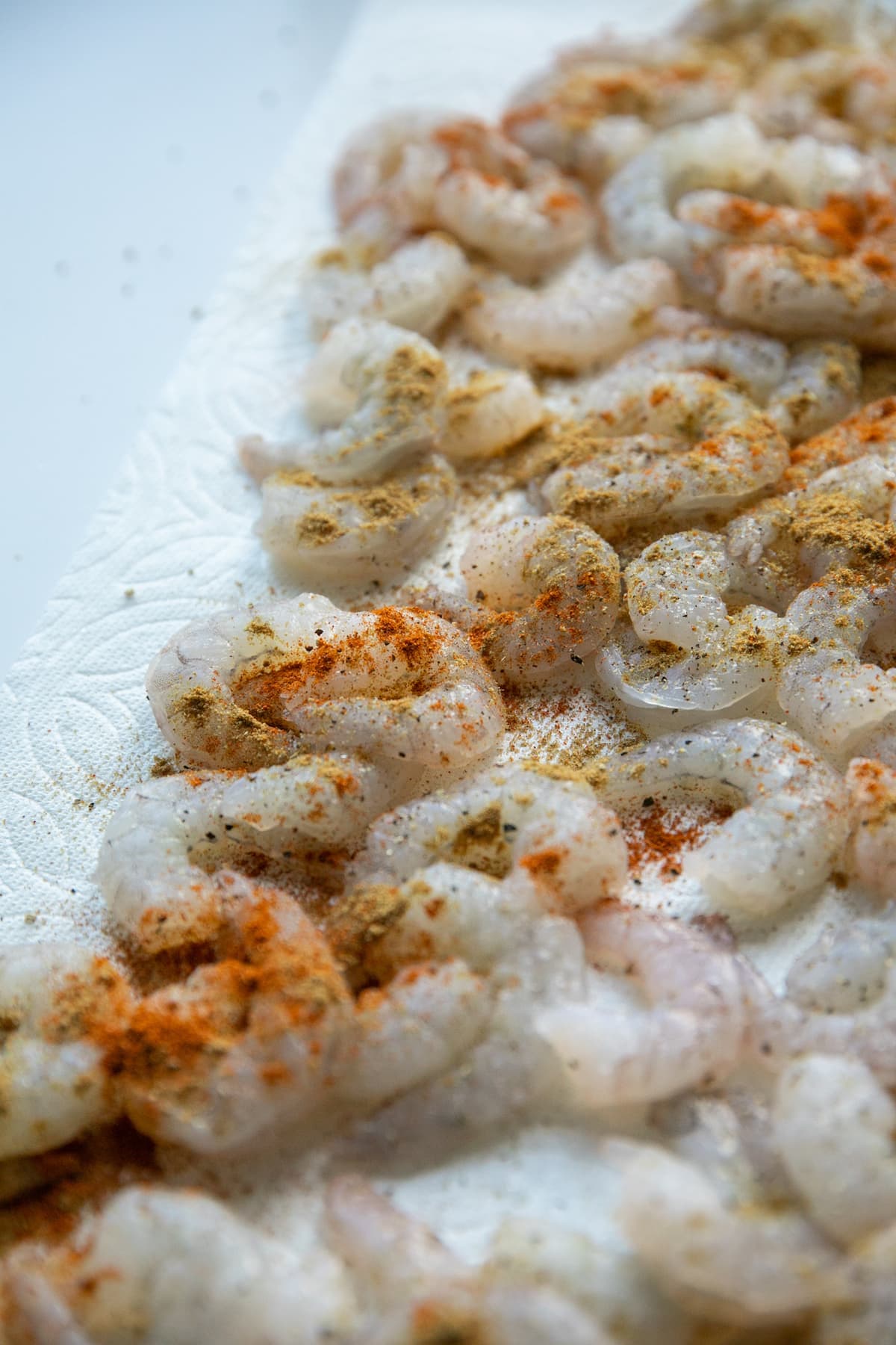 raw shrimp with seasonings