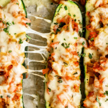 zucchini-boats with cheese pull