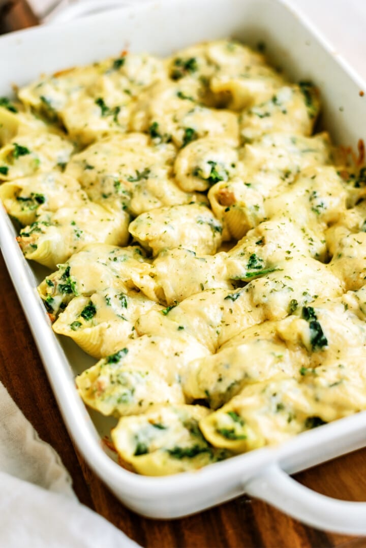 Chicken Alfredo Stuffed Shells - Lauren's Latest