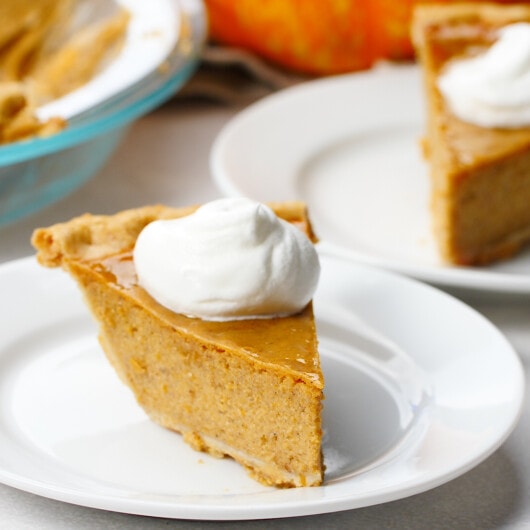 Homemade Pumpkin Pie {6 ingredients!} - Lauren's Latest