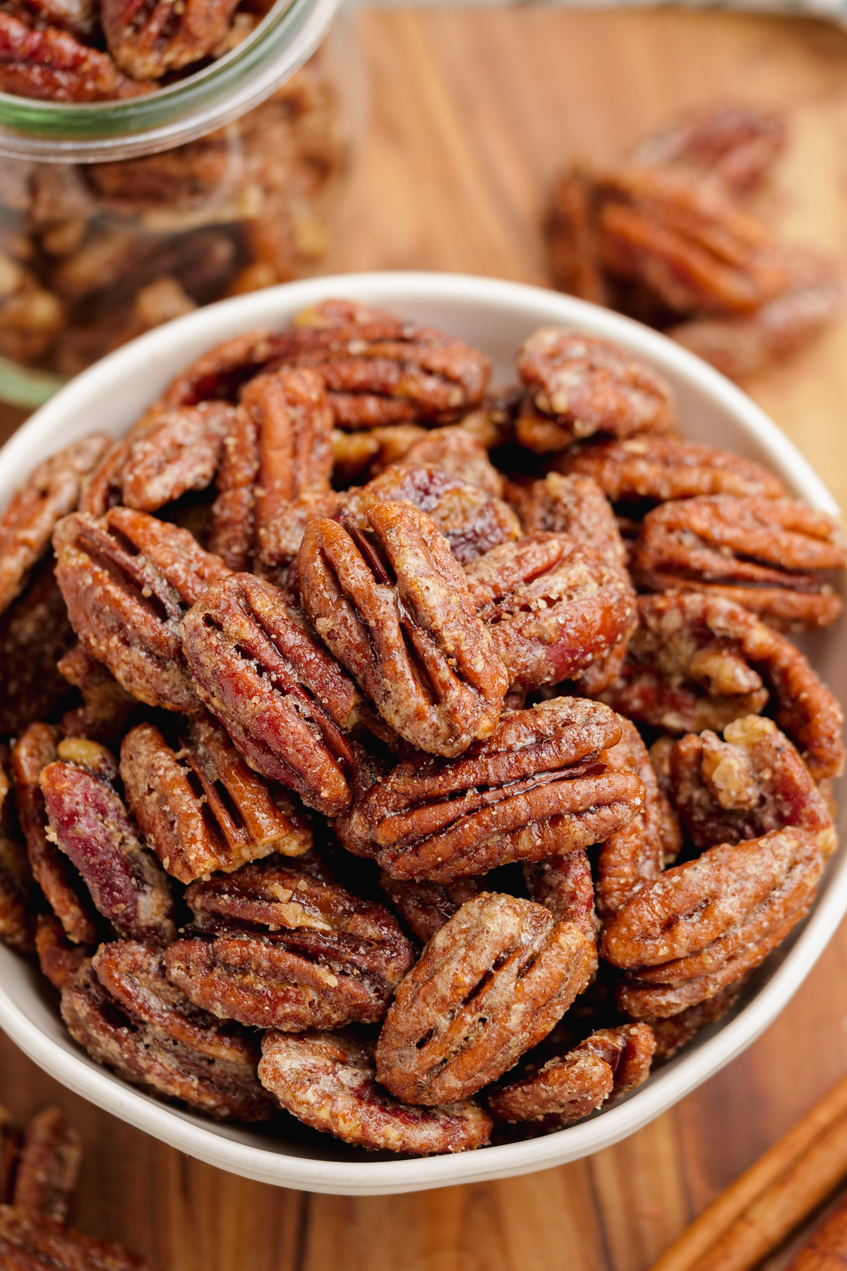 candied-pecans-in bowl
