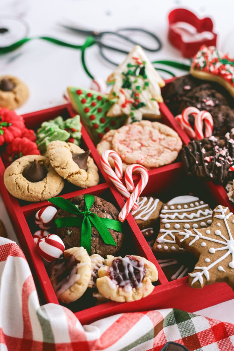 50+ Old Fashioned Christmas Cookie Recipes - Lauren's Latest