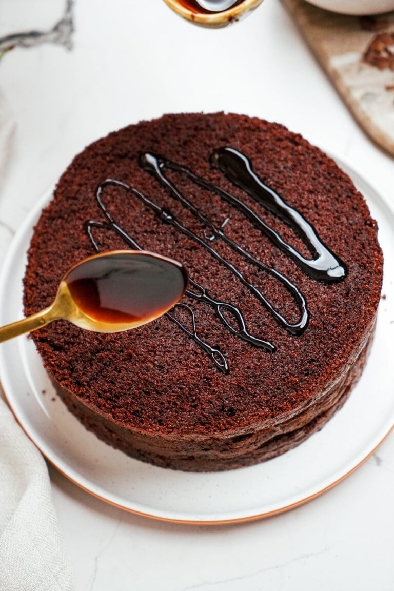 chocolate drizzled over cake layer
