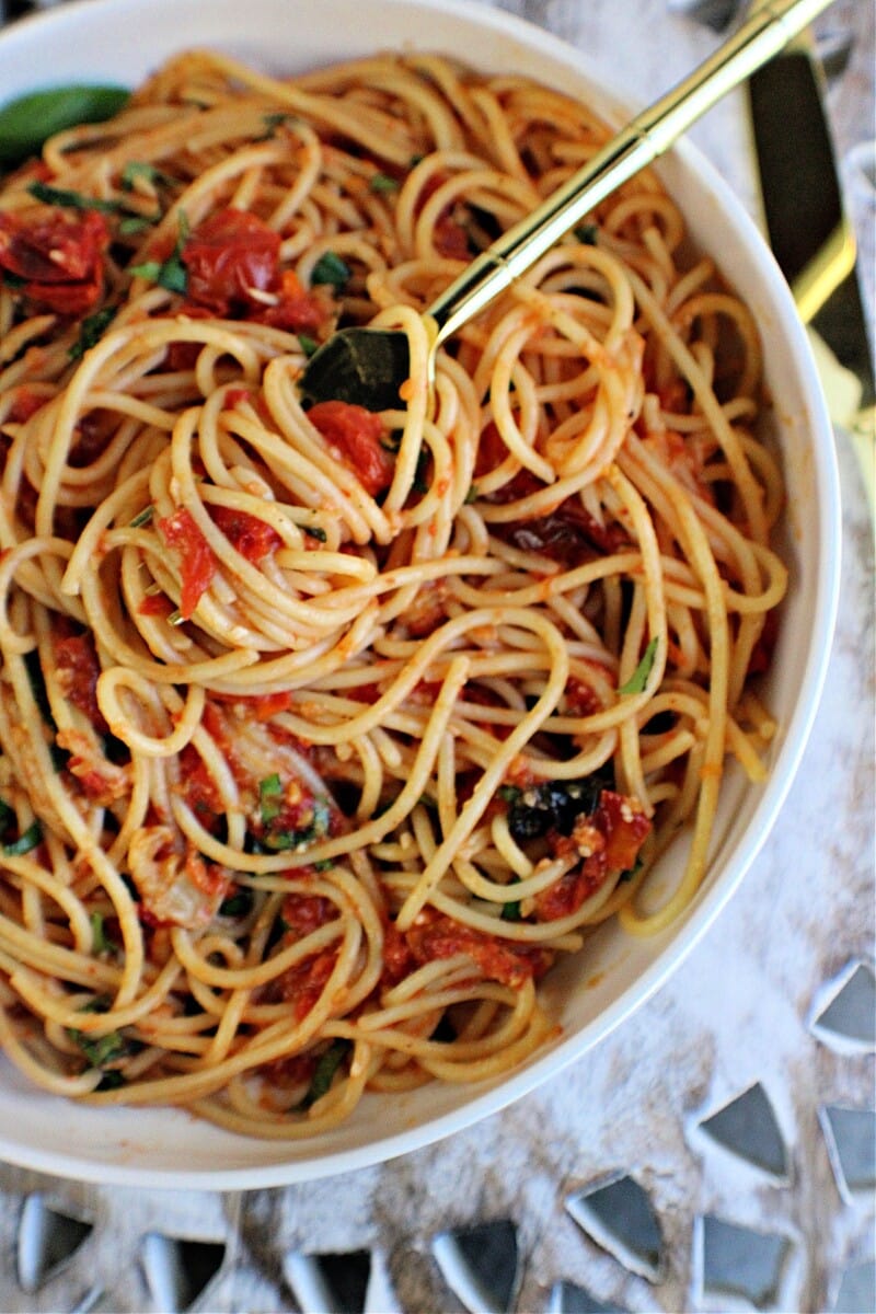 Roasted Tomatoes Pasta Recipe - Lauren's Latest