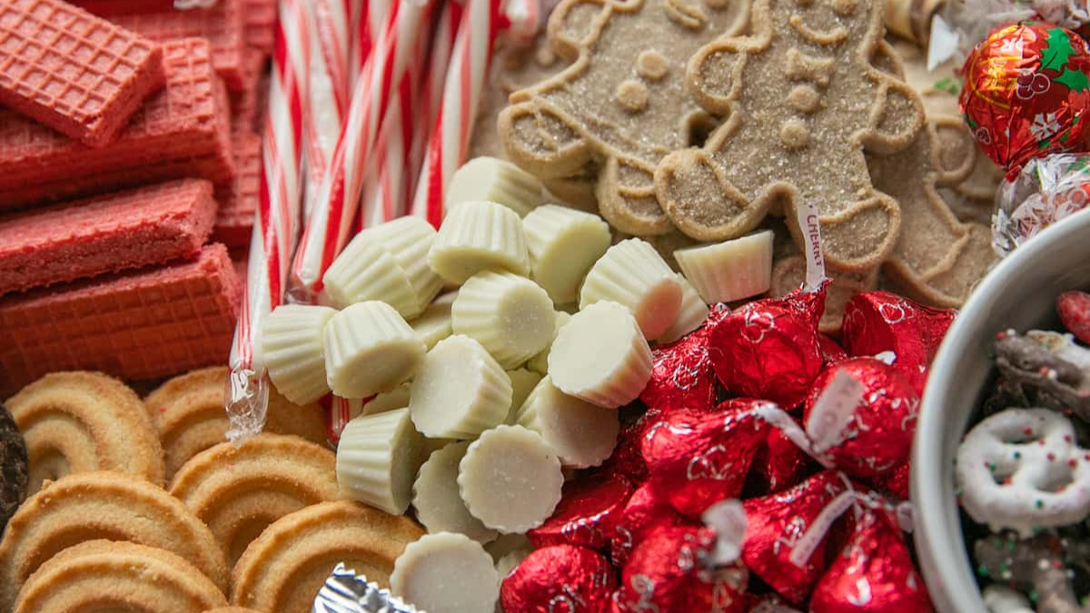 Christmas Dessert Board. Photo credit Lauren's Latest.