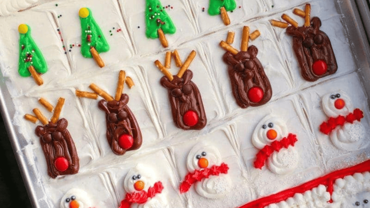 Decorated Christmas Sugar Cookie Bars. Photo credit Lauren's Latest.