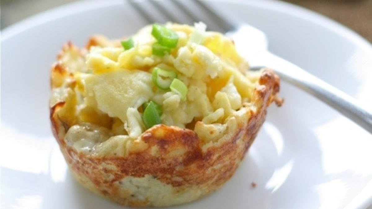 Easter Breakfast Hash Brown Egg Cups. Photo credit Lauren's Latest.