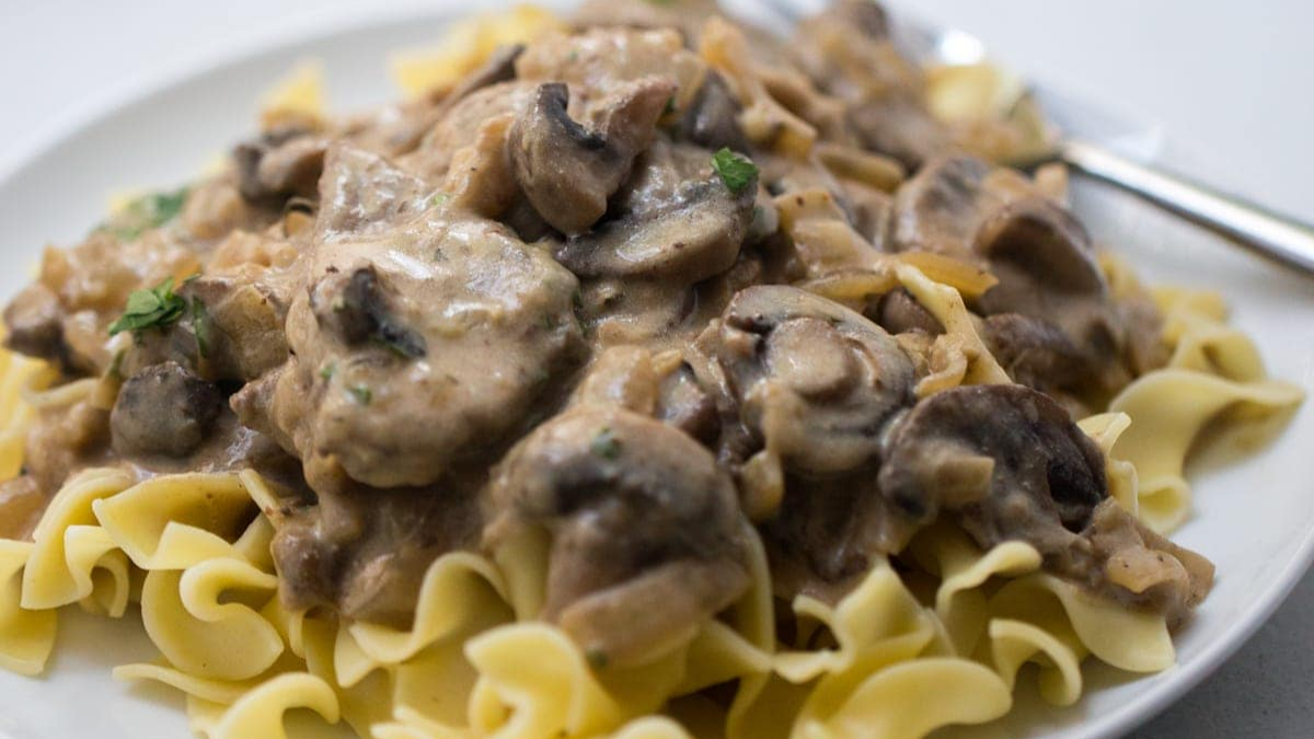 Easy Beef Stroganoff Recipe. Photo credit Lauren's Latest.