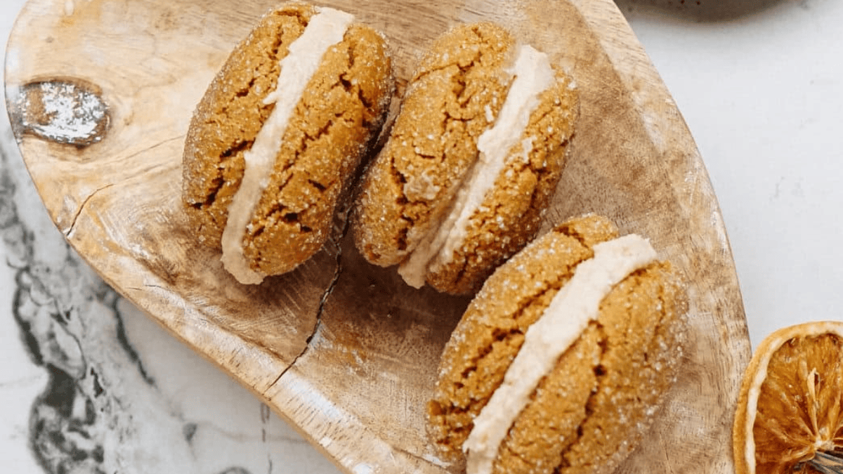 Gingerdoodle Sandwich Cookies. Photo credit Lauren's Latest.