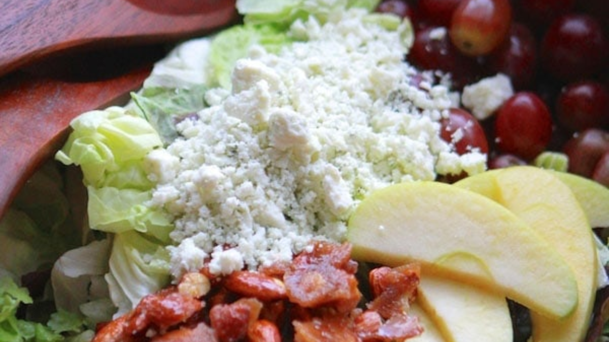 Harvest Apple Blue Cheese Salad. Photo credit Lauren's Latest