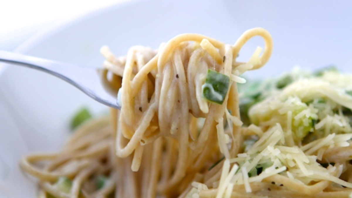 Lemon Basil Pasta With Spring Veggies. Photo credit Lauren's Latest.