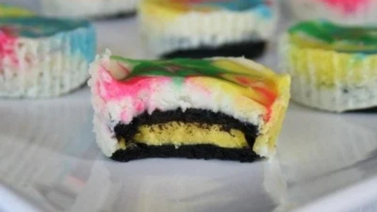 Mini Tie Dye Cheesecakes. Photo credit Lauren's Latest.