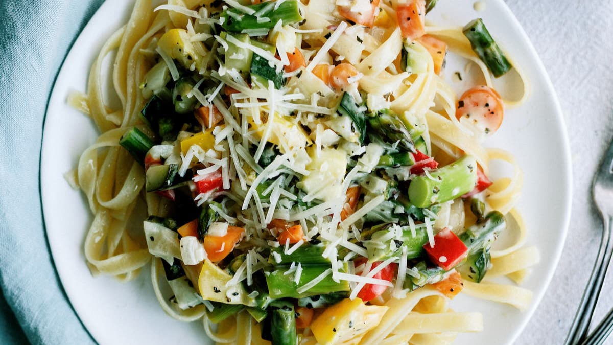 Pasta Primavera Recipe (So Easy!). Photo credit Lauren's Latest.