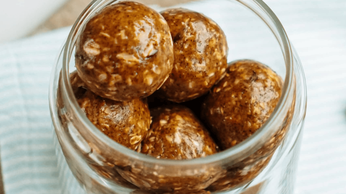 Peanut Butter Energy Balls Recipe. Photo credit Lauren's Latest.