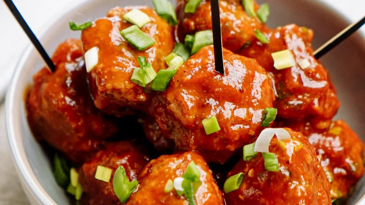 Sweet And Sour Meatball Recipe. Photo credit Lauren's Latest.