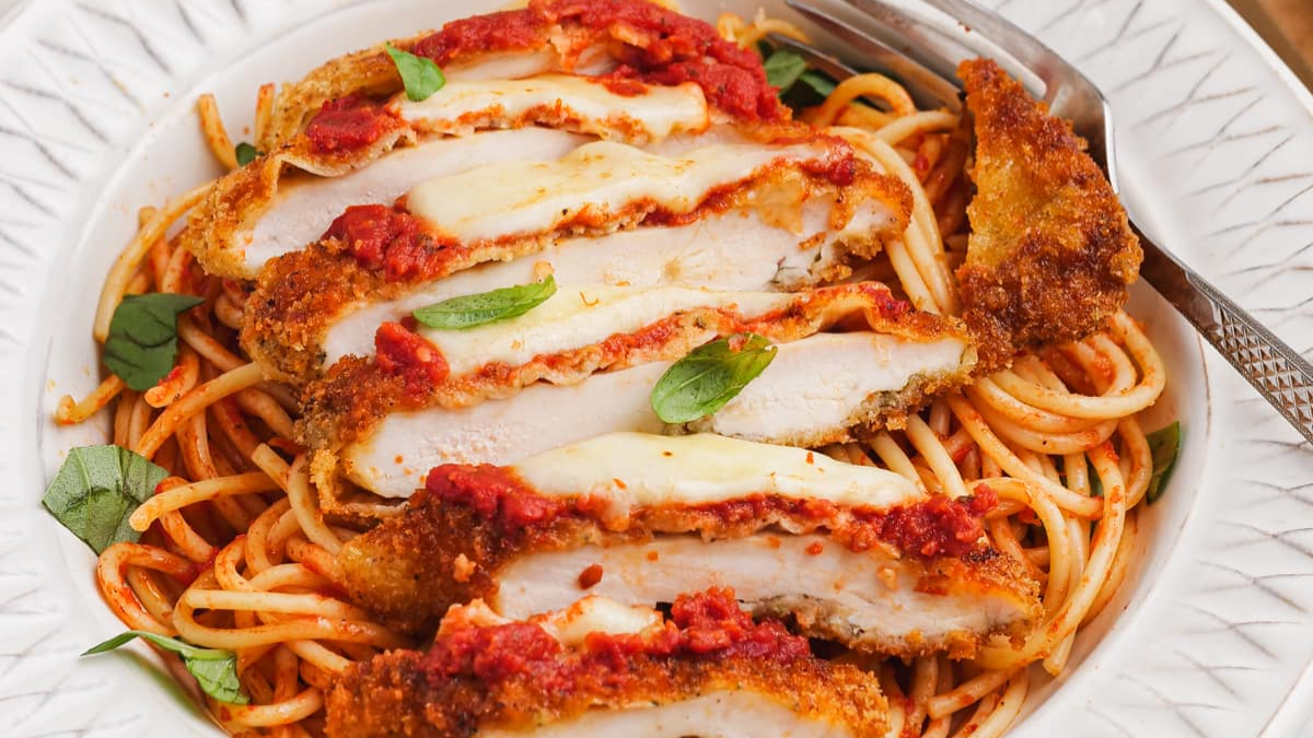 The Best Crispy Chicken Parmesan Recipe. Photo credit Lauren's Latest.