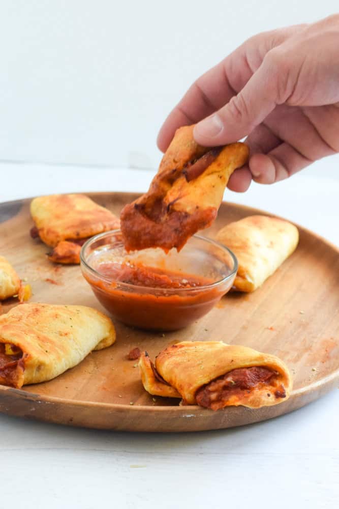 air fryer pizza crescent rolls 01