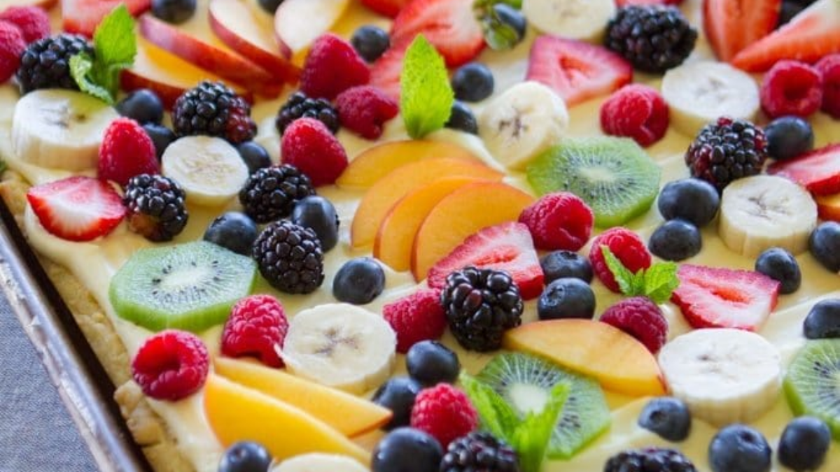 Best Fruit Pizza Recipe. Photo credit Lauren's Latest