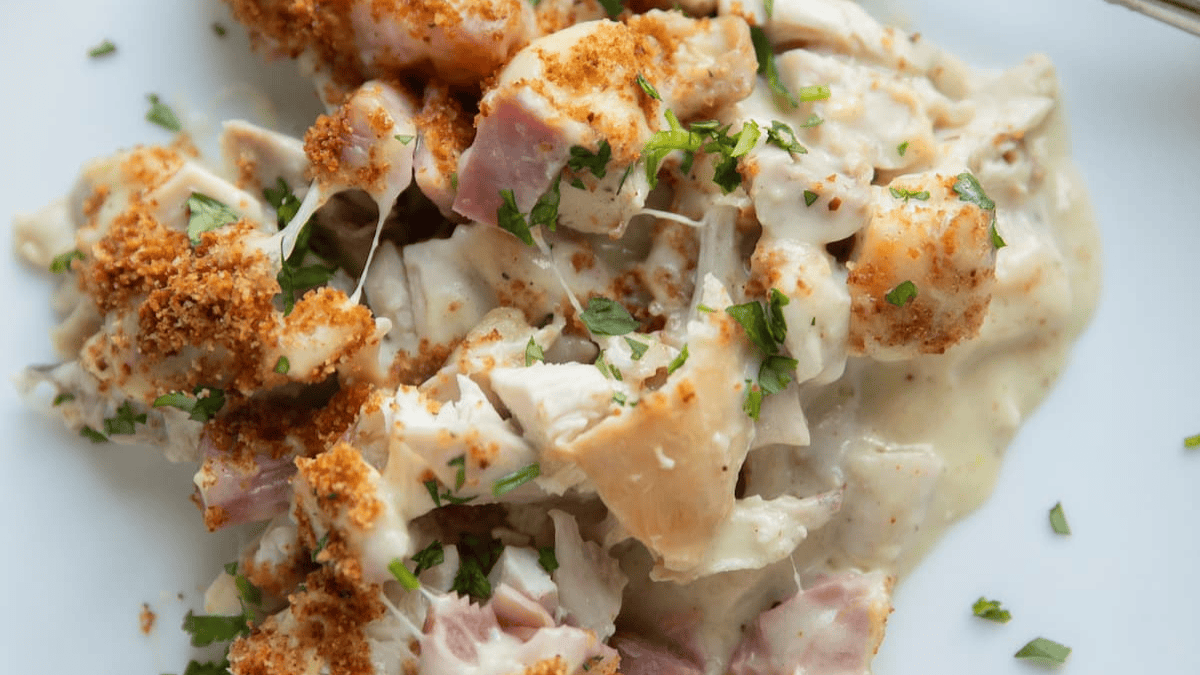 Chicken Cordon Bleu Casserole. Photo credit Lauren's Latest.