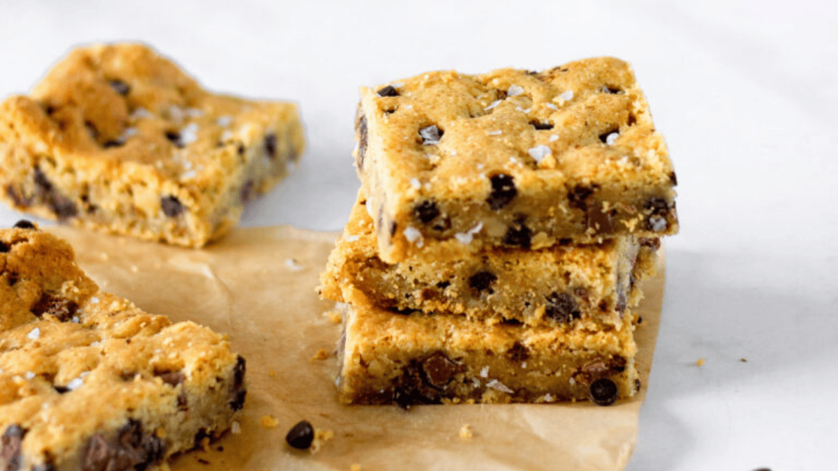 Chocolate Chip Cookie Bars. Photo credit Best Desserts.