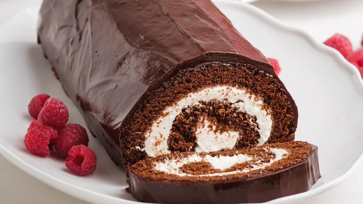 Chocolate Swiss Roll Cake Recipe. Photo credit Lauren's Latest.