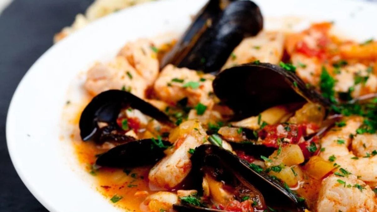 Cioppino Recipe (Seafood Stew). Photo credit Chew Out Loud.